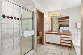 Gold Point Resort by Vacatia