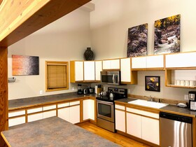 Gold Point Resort by Vacatia