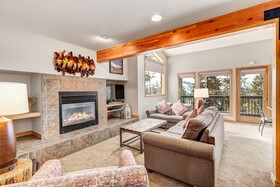 Gold Point Resort by Vacatia