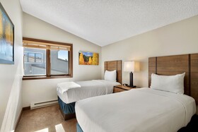 Gold Point Resort by Vacatia