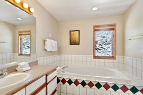Gold Point Resort by Vacatia