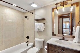 Gold Point Resort by Vacatia
