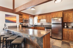 Gold Point Resort by Vacatia