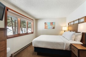 Gold Point Resort by Vacatia