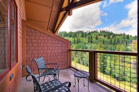 Mountain Thunder Lodge