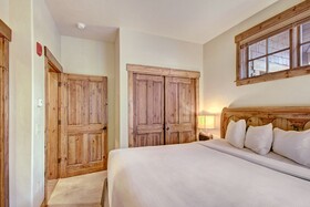 Mountain Thunder Lodge