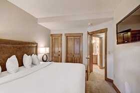Mountain Thunder Lodge