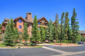 Mountain Thunder Lodge