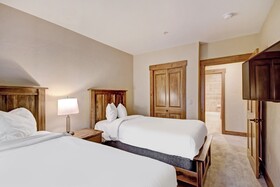 Mountain Thunder Lodge