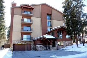Mountainwood 103 2 Br condo by RedAwning