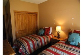 One Breckenridge Place