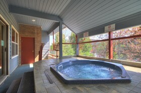 River Mountain Lodge