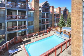 River Mountain Lodge