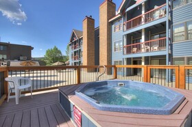 River Mountain Lodge