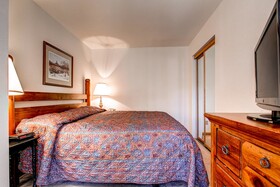 River Mountain Lodge