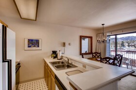 River Mountain Lodge