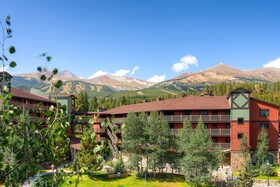 River Mountain Lodge