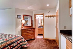 River Mountain Lodge