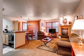 River Mountain Lodge