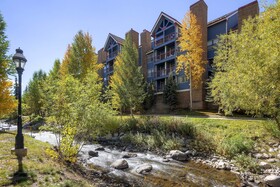 River Mountain Lodge