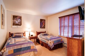 River Mountain Lodge
