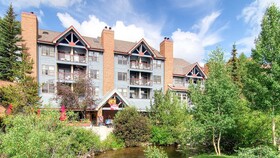 River Mountain Lodge