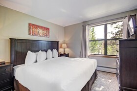 River Mountain Lodge
