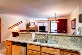 River Mountain Lodge