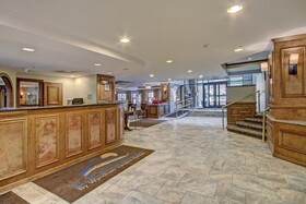 River Mountain Lodge