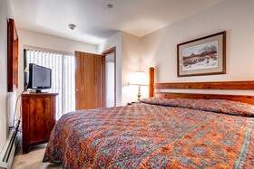 River Mountain Lodge