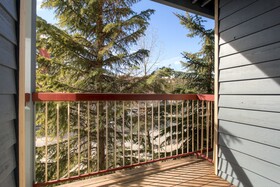 River Mountain Lodge