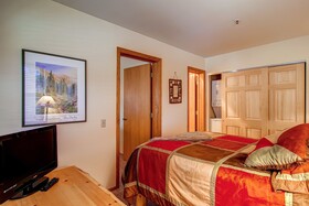River Mountain Lodge