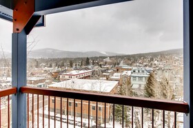 River Mountain Lodge