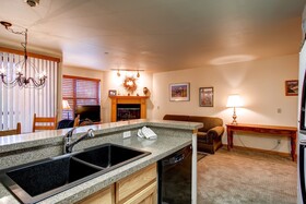River Mountain Lodge