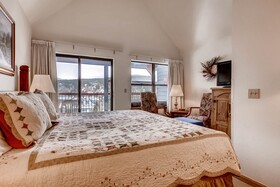 River Mountain Lodge