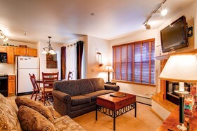 River Mountain Lodge