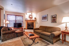 River Mountain Lodge