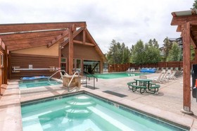 The Cedars Townhomes by Pinnacle Lodging