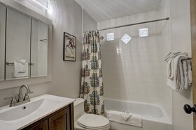 Ziggy Bear Lodge