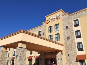 Comfort Suites