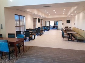Comfort Suites