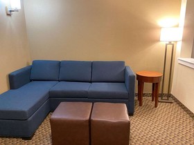 Comfort Suites