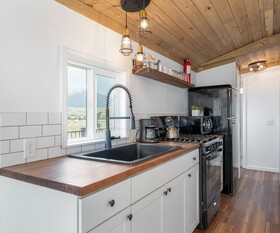BV Overlook Camp & Lodging