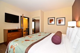 Best Western Plus Carousel Inn & Suites