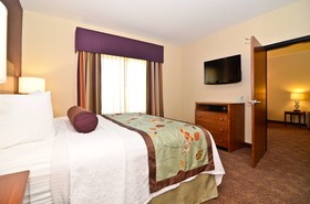 Best Western Plus Carousel Inn & Suites