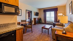 Best Western Plus Carousel Inn & Suites