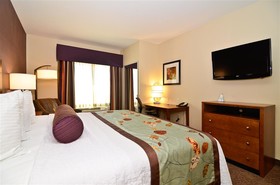 Best Western Plus Carousel Inn & Suites