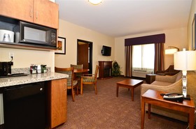 Best Western Plus Carousel Inn & Suites
