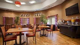 Best Western Plus Carousel Inn & Suites