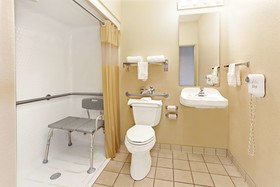 Days Inn & Suites by Wyndham Castle Rock